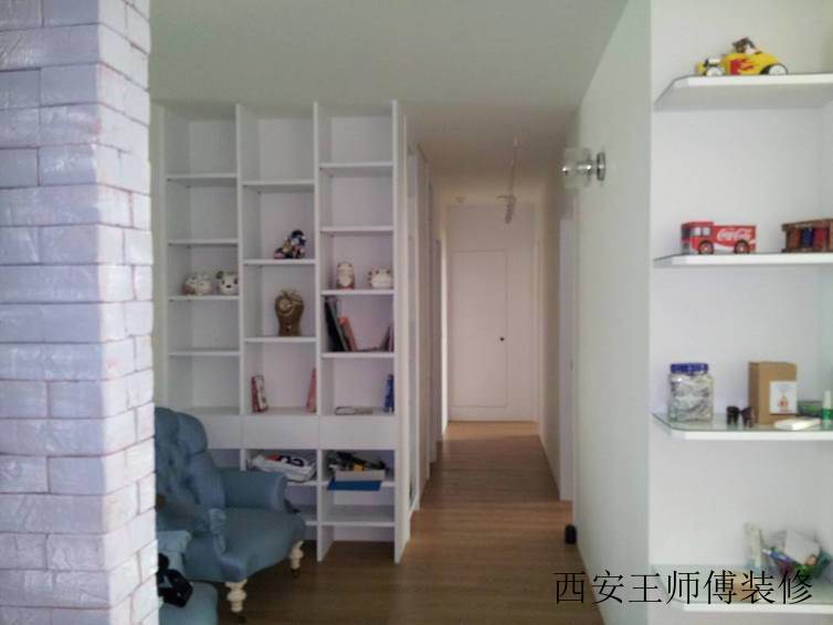 简约现代过道实木地板装饰图