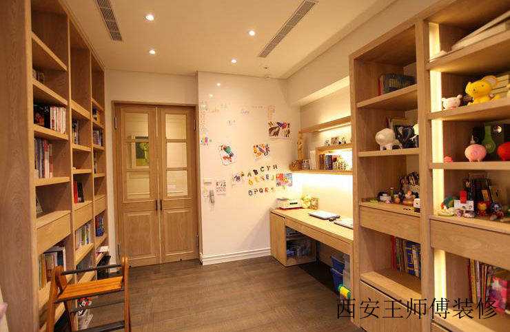 实木简约设计3平米儿童书房装饰效果图