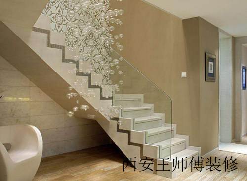 复式楼楼梯注意事项 楼梯装修需谨记