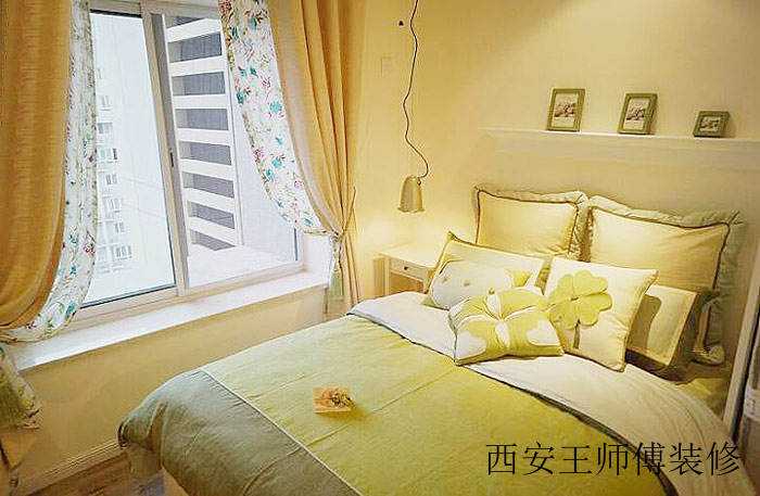 暖黄色调简欧儿童房 碎花窗帘效果图
