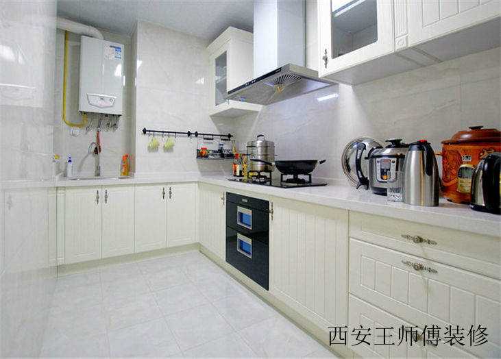 白色简约厨房L型橱柜装饰