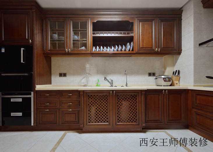 复古美式风格厨房实木橱柜设计装饰效果图