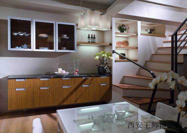美式装修复式餐厅碗柜设计