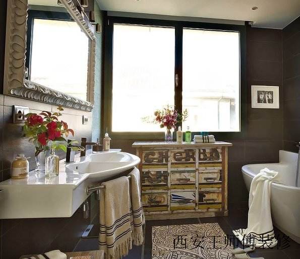家居卫生间宜家混搭装饰图