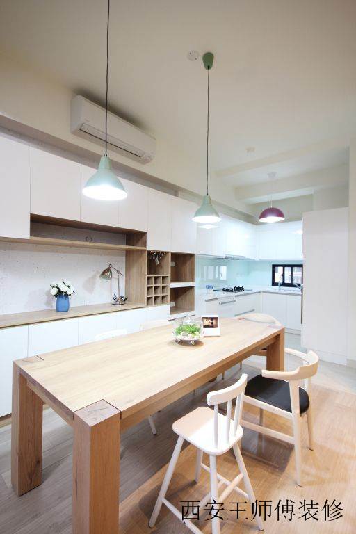 时尚简约餐厅原木餐桌装饰效果图