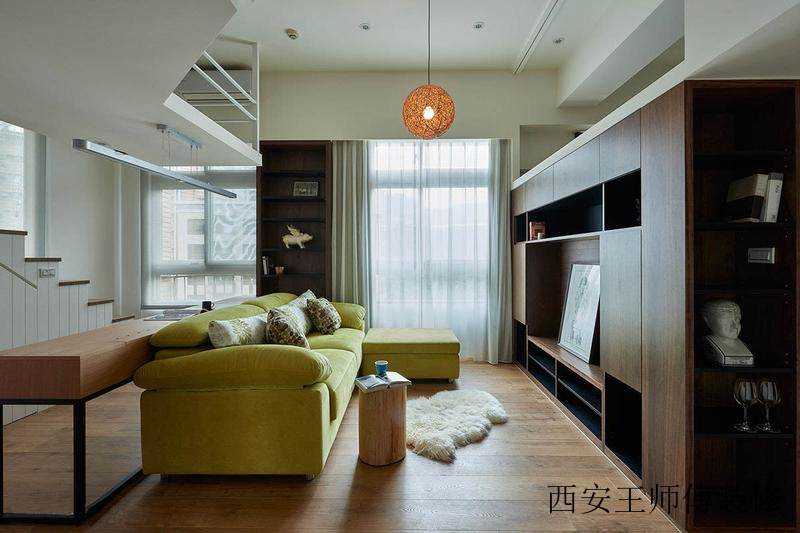 简约现代复式客厅绿色沙发装饰效果图