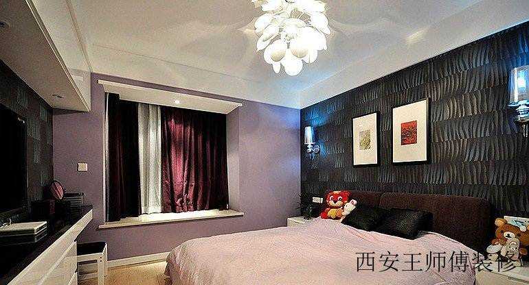 沉稳神秘现代装修 带飘窗卧室背景墙装饰图