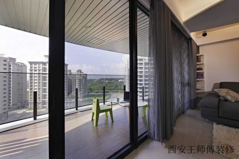 现代家居阳台隔断设计