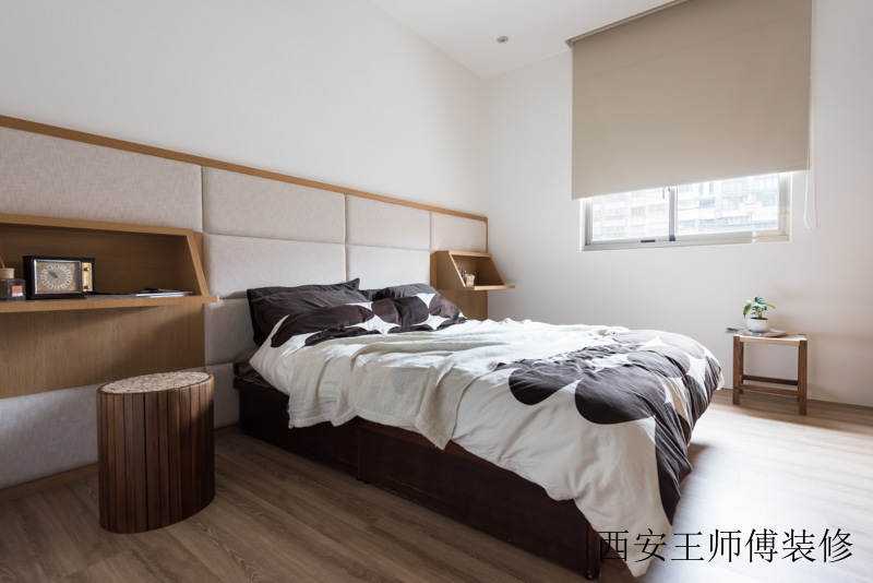 现代简约卧室咖色系家具装饰