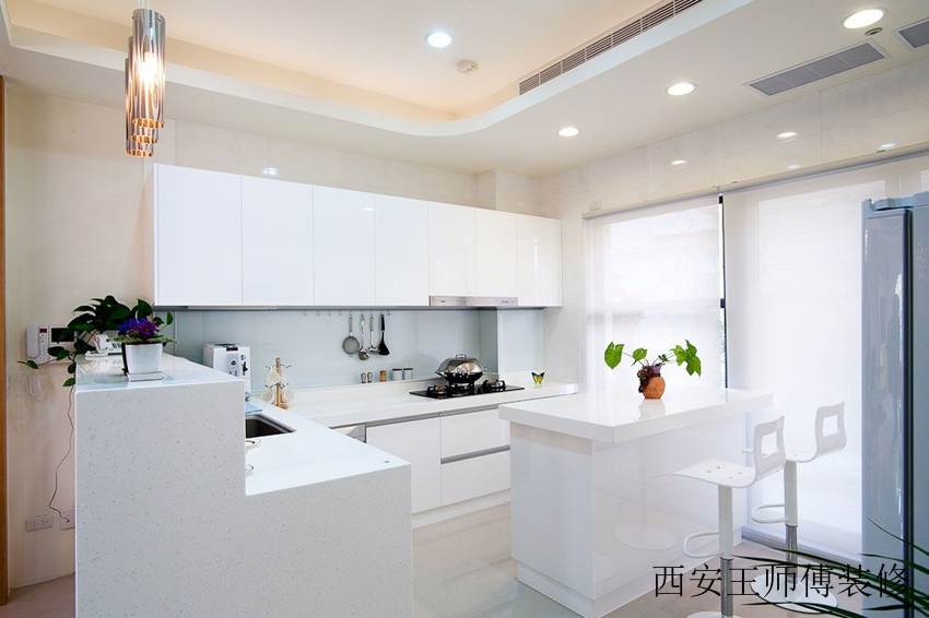 纯白现代家居厨房效果图