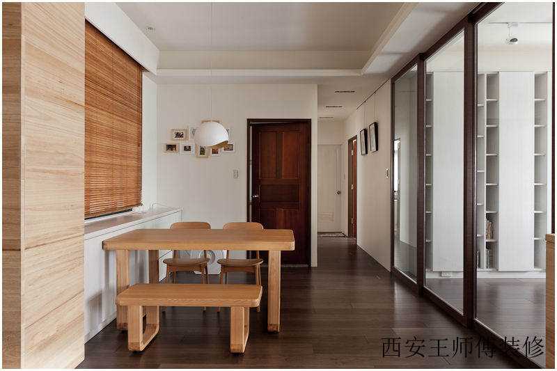 现代简洁开放式餐厅原木装修效果图
