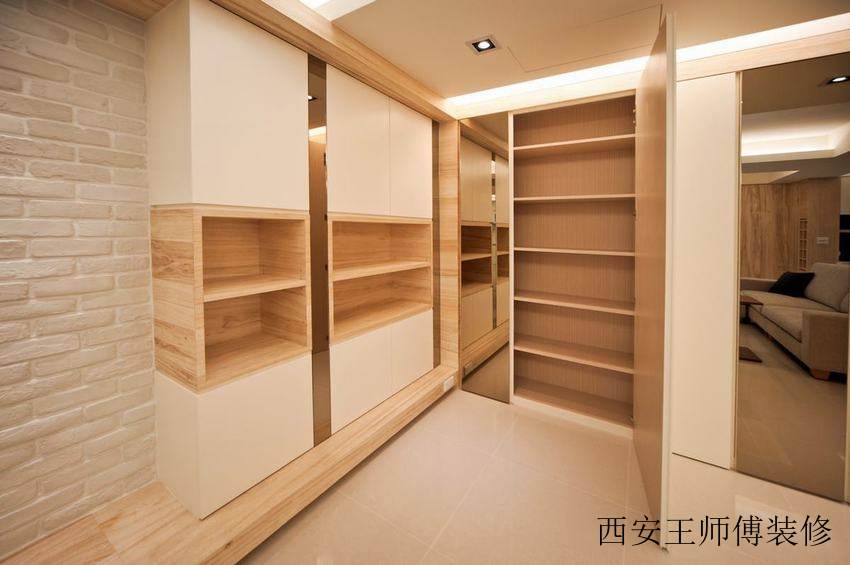 极简主义衣帽间设计
