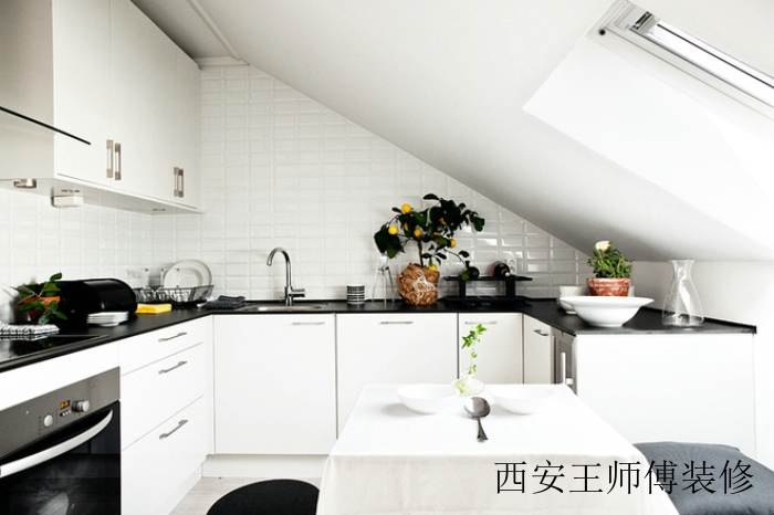 简约跃层厨房阁楼设计欣赏图片