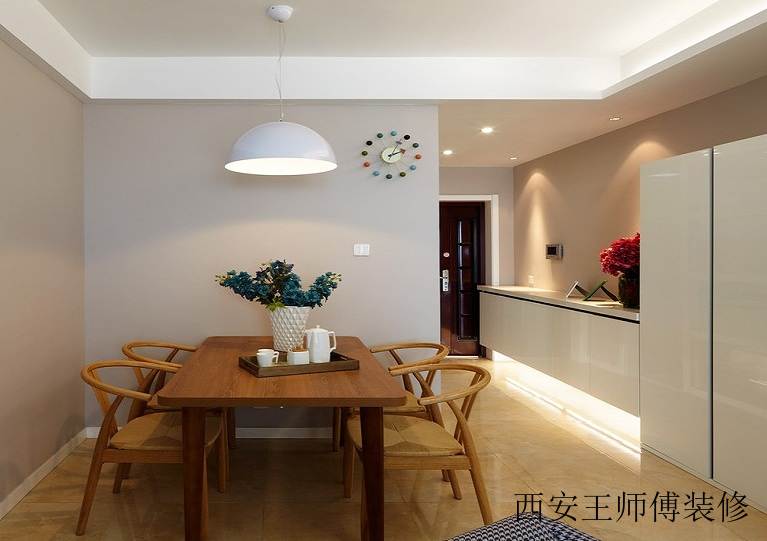 简约现代设计小户型餐厅实木餐桌椅装饰效果图