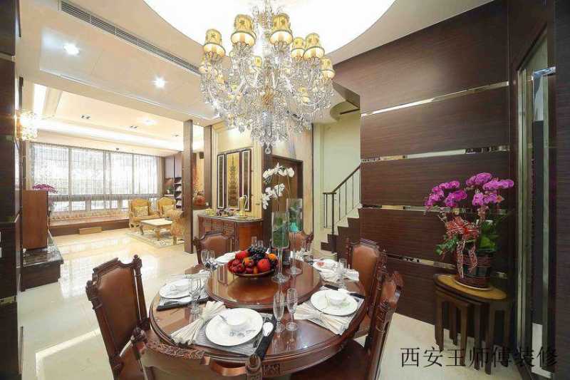 中西混搭豪华别墅餐厅装饰图