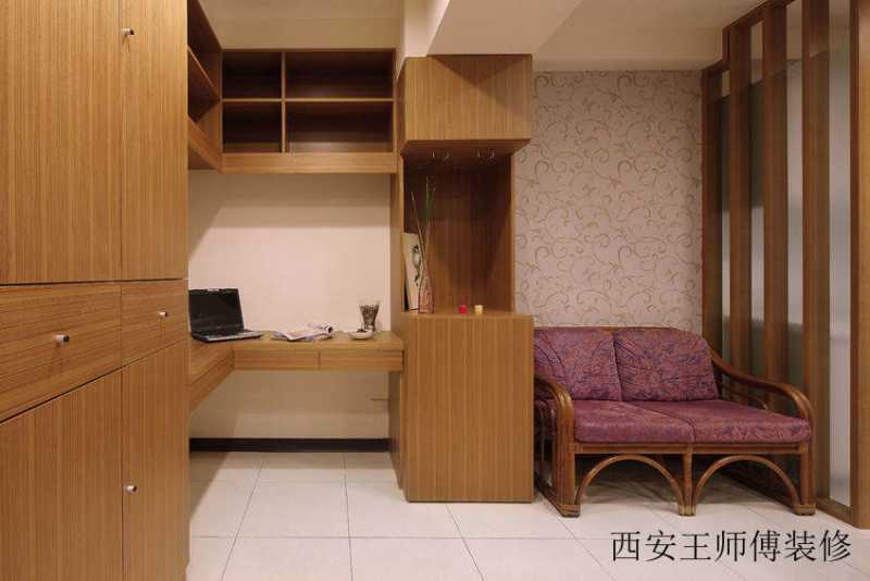 日式原木风家居沙发装饰图