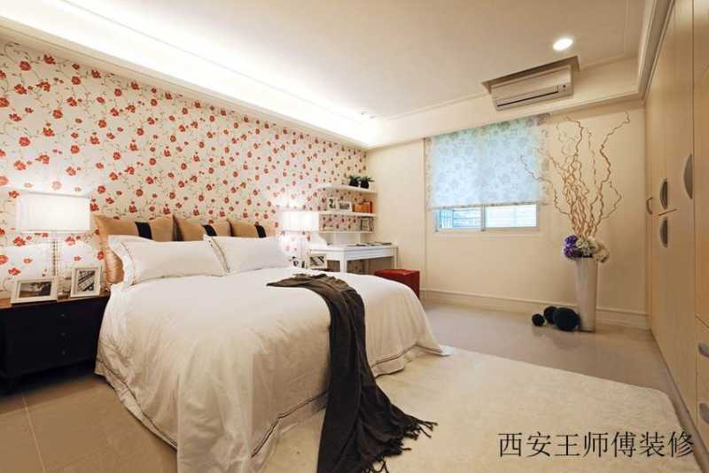 唯美混搭卧室花朵墙纸装饰图