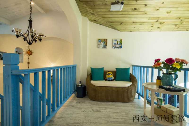 蓝色系地中海风格复式家居休闲区栏杆效果图