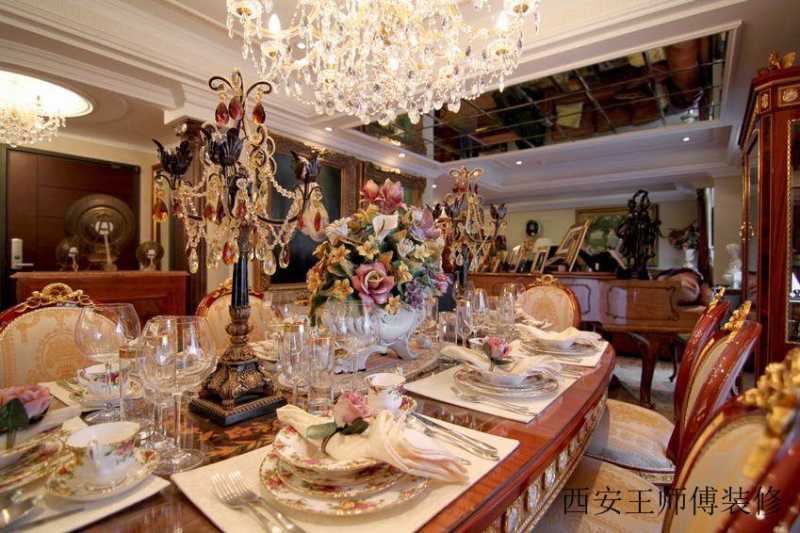 豪华东南亚风格餐具装饰图