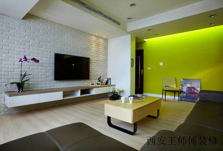 现代简约公寓室内过道青草绿背景墙装潢欣赏图