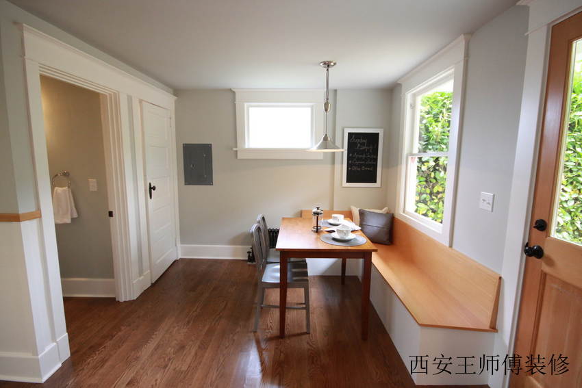 环保简约卡座餐厅 实木餐桌装饰图