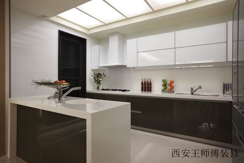 新古典风格厨房橱柜装饰图