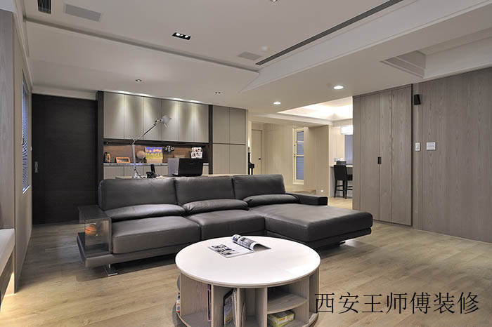 现代公寓客厅灰色沙发装饰
