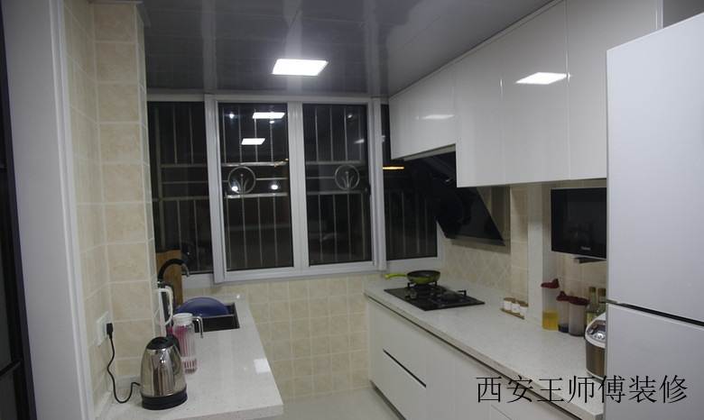 白色简约家居厨房装修效果图