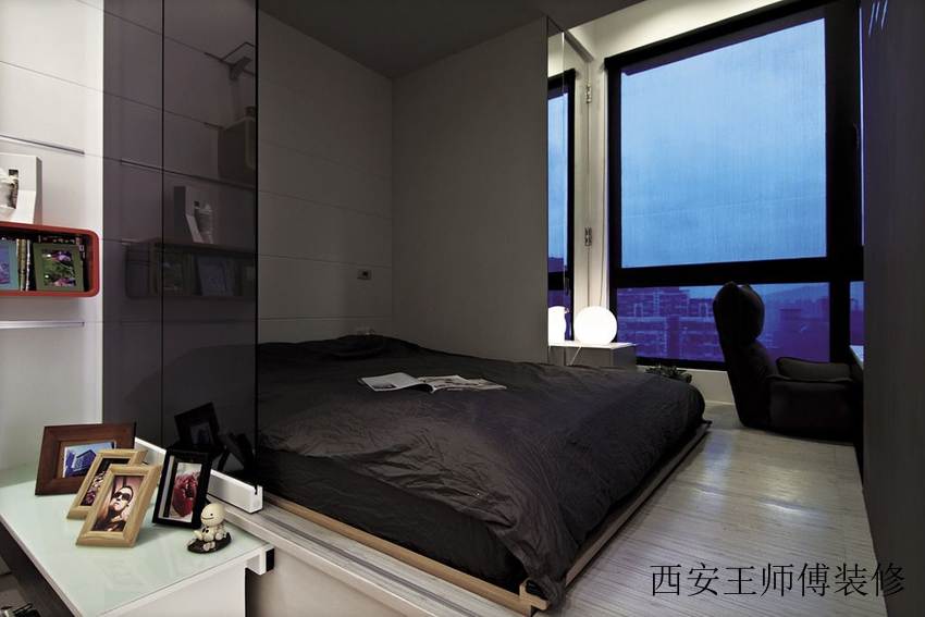 现代小户型卧室 黑色家装效果图