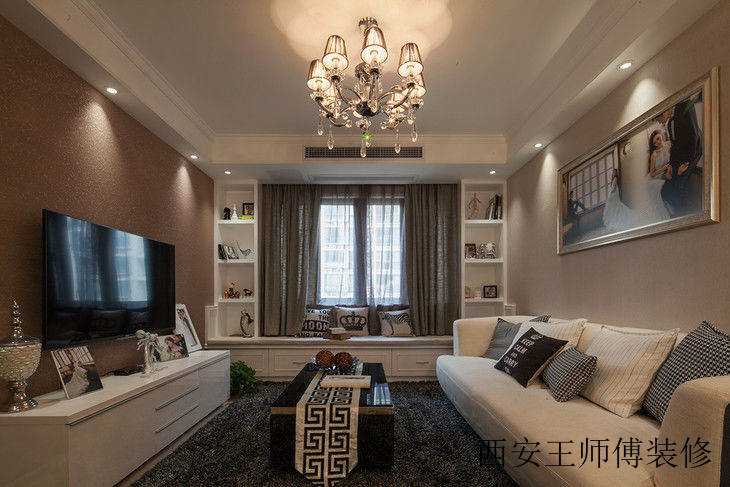 混搭现代客厅地毯装饰图