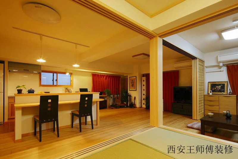 黄色系日式装修风格家居吊顶隔断图片