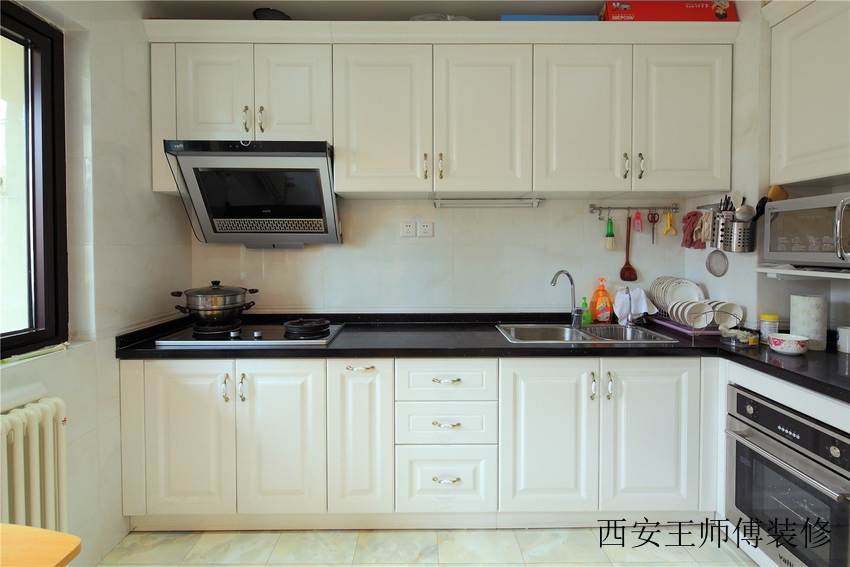 简欧大三居白色厨房设计效果图