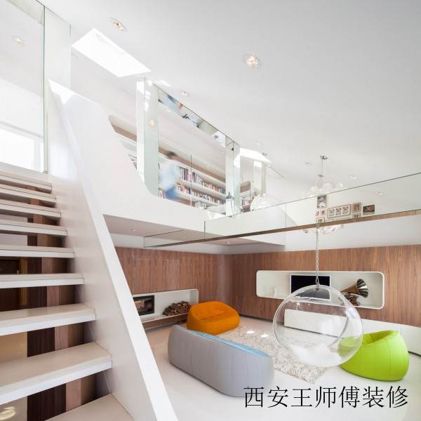 简约现代公寓跃层楼梯设计