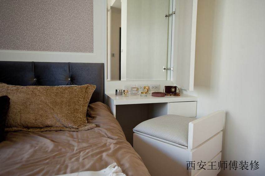 现代简约卧室简易梳妆台