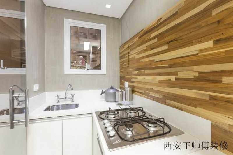 现代圣保罗风格 小厨房实木背景墙设计