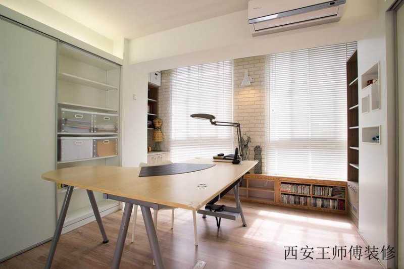 简约风书房简易书桌设计