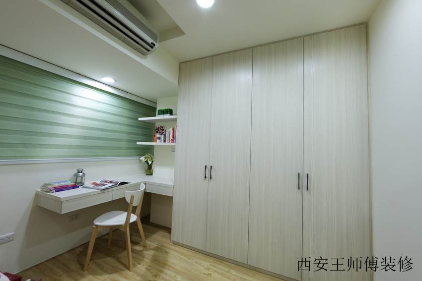 简约清新日式家居衣柜装潢图
