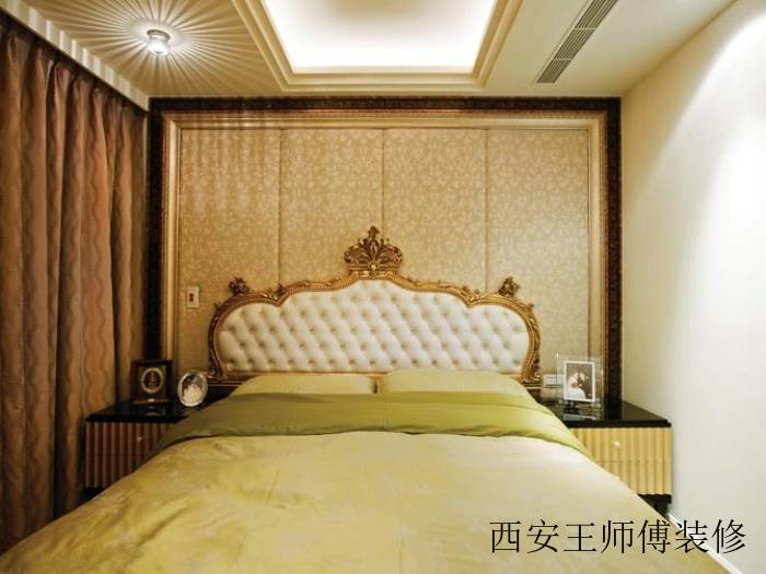 时尚精致欧式卧室床头软包背景墙设计