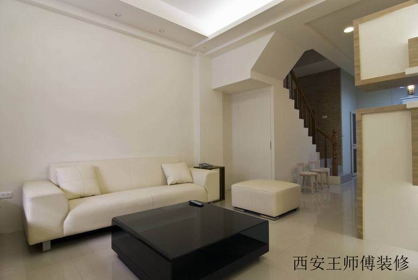 简约客厅黑色茶几装饰图