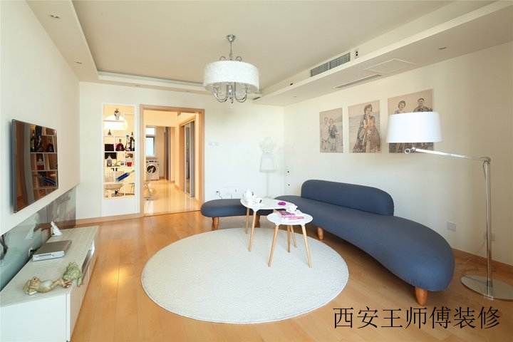 时尚简约客厅米色地板装饰