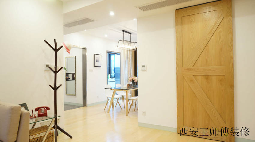 清新简约室内简易衣架