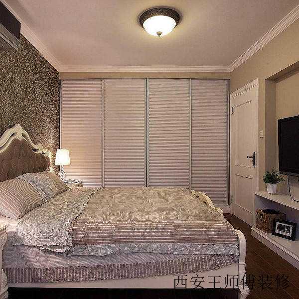简约美式风格卧室移门衣柜设计装修图