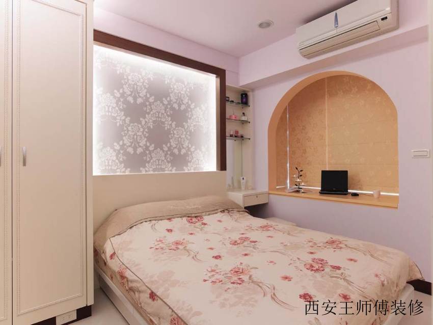 简约现代卧室马蹄窗窗台设计