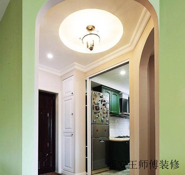 浅绿色美式玄关设计装修效果图