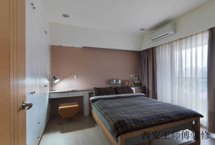 简约现代卧室装潢案例图
