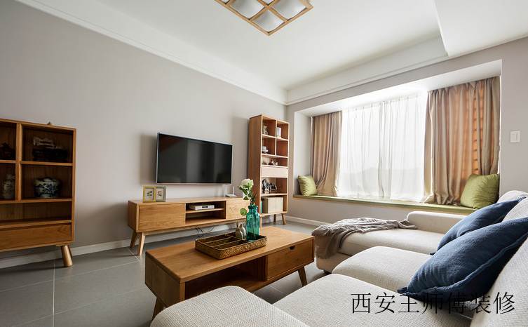 现代简约客厅实木家具装饰图