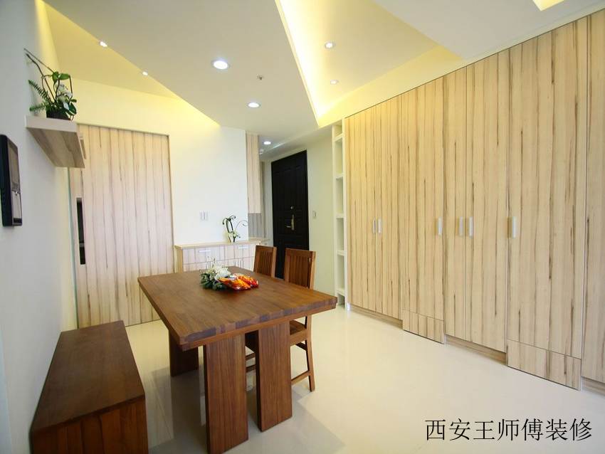 原木简约现代餐桌椅装饰