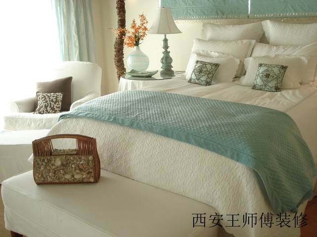 蓝白欧式风格卧室家装效果图