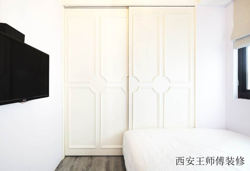 简约风格 卧室乳白色衣柜装饰图