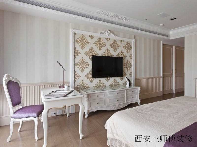 复古低奢欧式卧室小书桌布局效果图